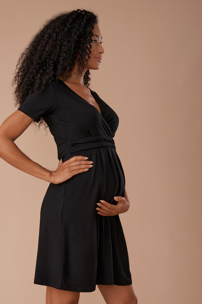 Finishing at the knee, with elegant short sleeves, the Petit Dress is a stylish option for the office, an evening out or any smart casual occasion.